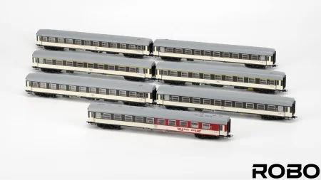 200900-ex-warta-zestaw-7-wagonow.jpg