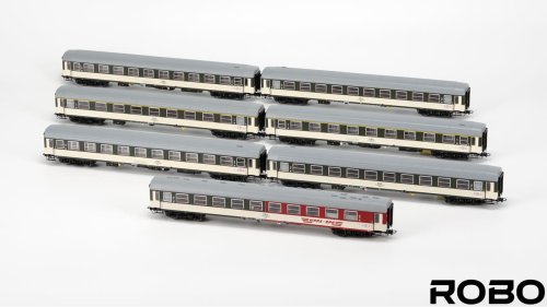 Przejdź do produktu Robo 200900 H0 - Zestaw wagonów osobowych ekspresu Warta, PKP, ep.IV