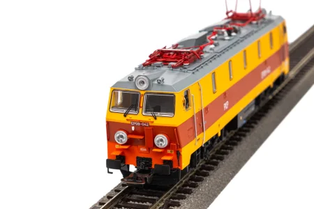 piko-97528-Lokomotywa-elektryczna-EP09-PKP-1.jpg