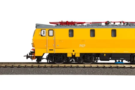 piko-97527-lokomotywa-104E-ep09-001-pkp-dcc-2_.jpg