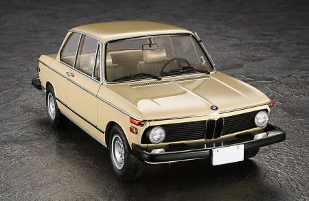Hasegawa-20756-BMW-2002 (3).jpg