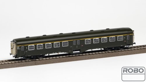 Przejdź do produktu Robo 351021 H0 - Wagon osobowy typu 102Aa, Ryflak, 1 kl, PKP, Lębork, DOKP Gdynia, ep.III, z oświetleniem