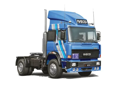 Italeri-90767-Iveco-190-38-Cowboy (2).jpg