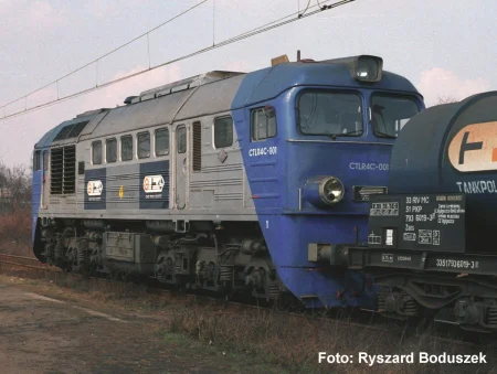 piko-52140-H0-lokomotywa-spalinowa-CTlR4C-001-CTl-Rail-4-Chem-V-DCC-z-dźwiękiem.jpg