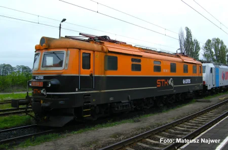 piko-21029-H0-lokomotywa-elektryczna-typu-181-STk-VI.jpg