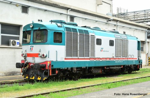 Przejdź do produktu Przedsprzedaż Piko 22035 H0 - Lokomotywa spalinowa D.445 trzecia seria z pługiem śnieżnym, FS, ep.VI, DCC z dźwiękiem