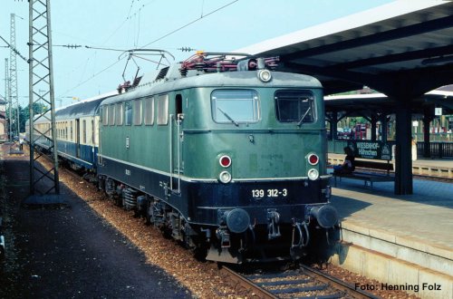 Przejdź do produktu Przedsprzedaż Piko 21789 H0 - Lokomotywa elektryczna BR 139, DB, ep.IV, DCC z dźwiękiem