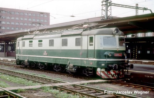 Przejdź do produktu Przedsprzedaż Piko 21024 H0 - Lokomotywa elektryczna BR E 669.1, CSD, ep.IV