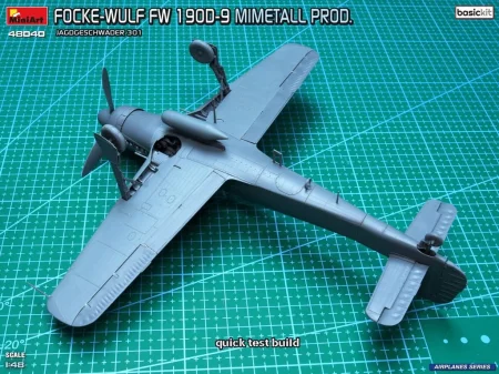 Miniart-48040-Focke-Wulf-Fw-190D-9 (16).jpg