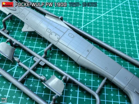 Miniart-48040-Focke-Wulf-Fw-190D-9 (20).jpg