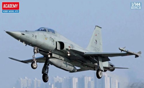 Przejdź do produktu Academy 12644 - 1:144 ROKAF KF-5E