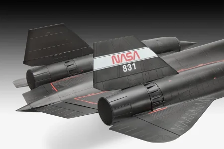Revell-03751-Lockheed-SR-71-B-Blackbird (3).jpg