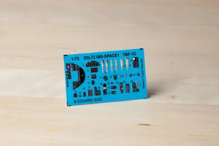 3dl72085_01.jpg