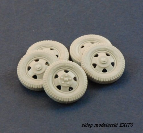 Przejdź do produktu PANZERART 35240 - 1:35 Road Wheels for GAZ-AAA (Omskij Zavod)