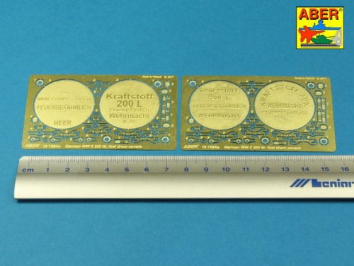 Przejdź do produktu ABER 16158A - 1:16 German WW II 20L Jerry Can closings & 200L fuel drum covers (choice A)