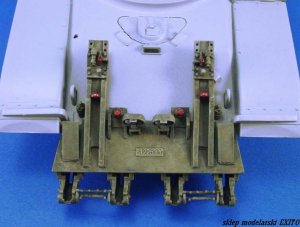 LEGEND LF1109 - 1:35 Magach 6B Instructor chair / KMT adapter set