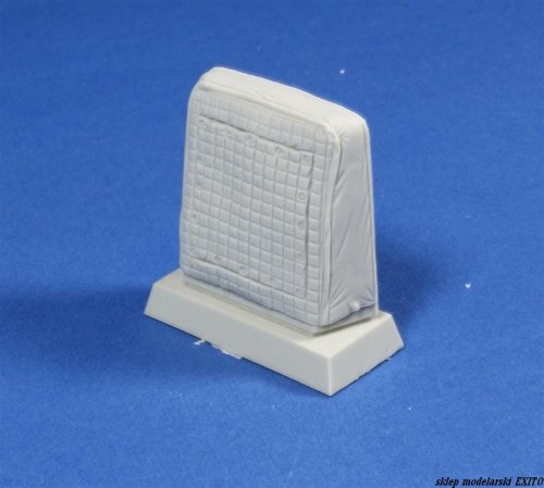 Przejdź do produktu PANZERART 35174 - 1:35 Cooler mask with Canvas Cover for Sd.Kfz 9 FAMO
