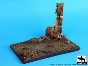 BLACK DOG D35019 - 1:35 Street with ruined wall