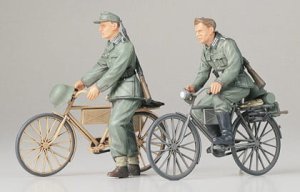TAMIYA 35240 - 1:35 German Soldiers with Bicycles