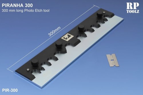Przejdź do produktu RP TOOLZ PIR300 - Giętarka do elementów fototrawionych 'Pirania' 300 mm
