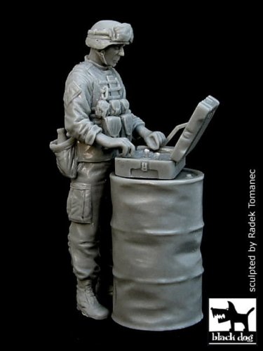Przejdź do produktu BLACK DOG F35011 - 1:35 EOD Operation in Iraq (for EOD robot)