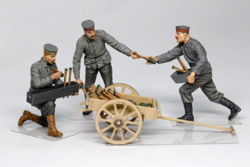 Przejdź do produktu COPPER STATE MODELS CSM F32006 - 1:32 German aerodrome personnel ordnance team with cart