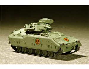 TRUMPETER 07295 - 1:72 M2A0 Bradley Fighting Vehicle