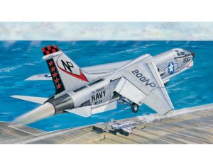 TRUMPETER 02273 - 1:32 F-8J Crusader