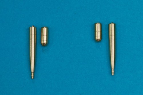 Przejdź do produktu RB MODEL 48AB10 - 1:48 Lufy 2 x 20mm działka Hispano, zestaw (2lufy i 2 zaślepki do km-ów) do samolotu Spitfire, skrzydło typ E