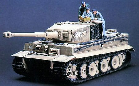 Przejdź do produktu TAMIYA 89617 - 1:35 Otto Carius & Crew