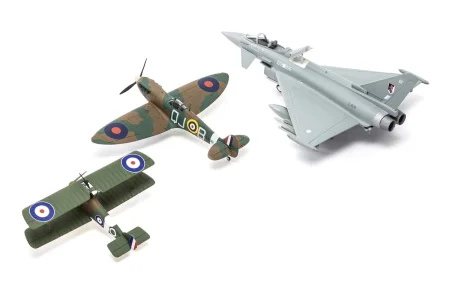 a50181-models2.jpg