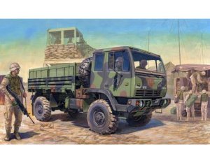 TRUMPETER 01004 - 1:35 M1078 Light Medium Tactical Vehicle (LMTV) Standard Cargo Truck