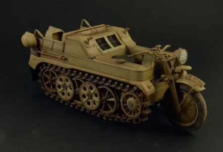 7404_05LR.jpg