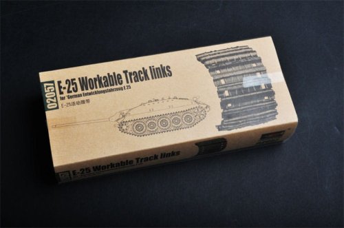 Przejdź do produktu TRUMPETER 02057 - 1:35 E-25 Workable Track links for Entwicklungsfahrzeug E