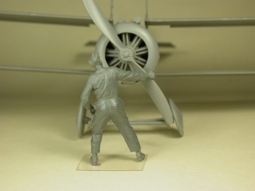 Przejdź do produktu COPPER STATE MODELS CSM F32027 - 1:32 RFC Air Mechanic spinning the propeller