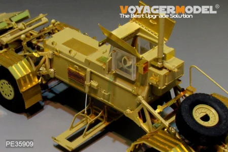 PE35909_13.jpg
