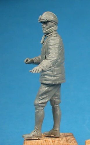 Przejdź do produktu COPPER STATE MODELS CSM F32010 - 1:32 Gotha Bomber German Crew Member N.2