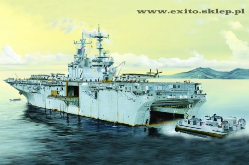 Przejdź do produktu HOBBY BOSS 83403 - 1:700 USS Essex LHD-2