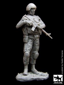 BLACK DOG F35016 - 1:35 Canadian soldier in Afganistan Nr.1