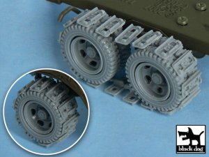 BLACK DOG T48049 - 1:48 US 1 1/2 ton Cargo Truck Traction devices