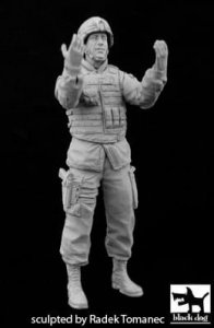 BLACK DOG F35051 - 1:35 US soldier M1070 Truck tractor