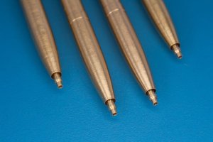 RB MODEL 32AB11 - 1:32 Lufy 20 mm działka Hispano do samolotu Spitfire (skrzydło E)