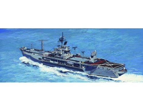 Przejdź do produktu TRUMPETER 05719 - 1:700 USS Mount Whitney LCC 20 Version 1997
