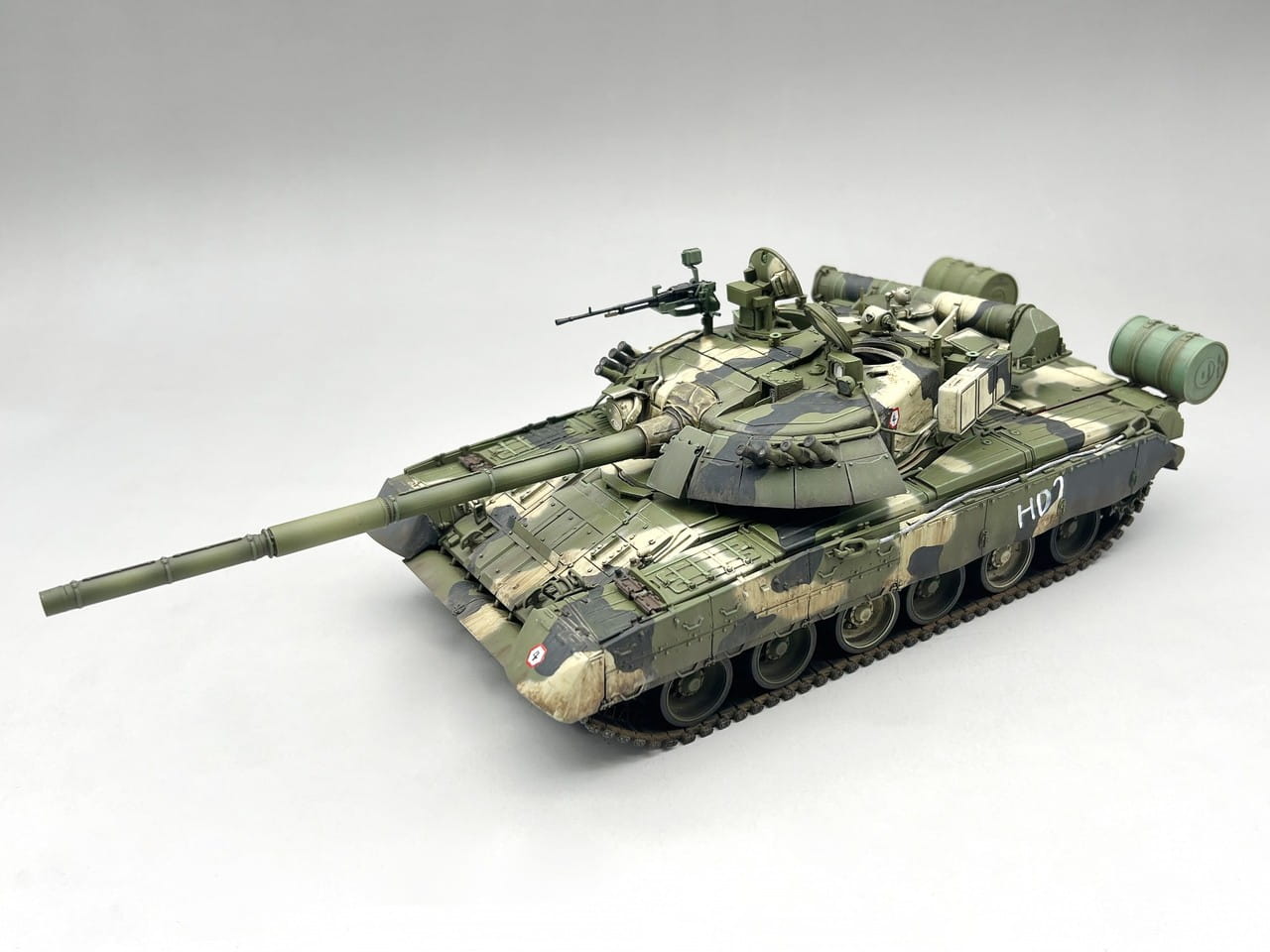 Amusing-Hobby-35A060-T-80U (3).jpg